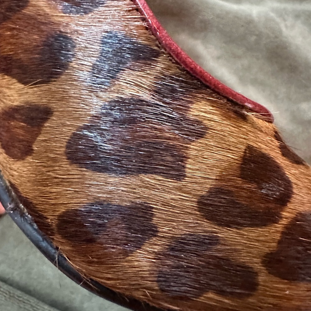Fergie “Jester” 7.5 peep toe leopard print high heels - Picture 4 of 10